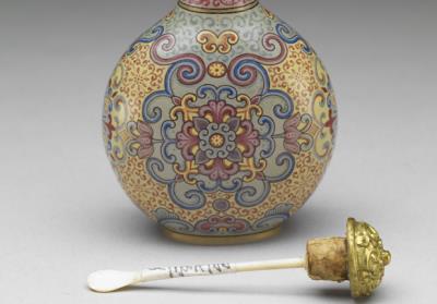 图片[3]-Glass-body painted enamel snuff bottle with patternized floral designs, Qianlong reign (1735-1796), Qing dynasty-China Archive